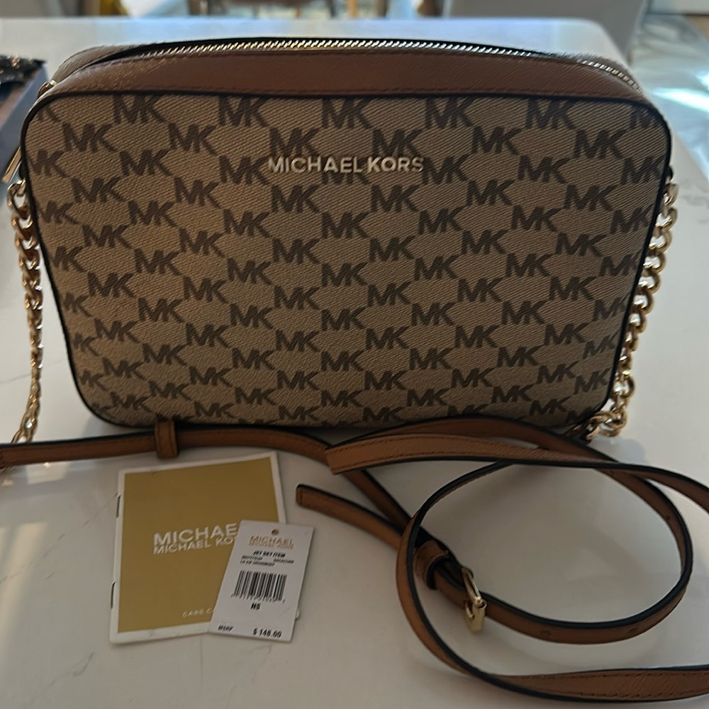 Medium size MK genuine purse